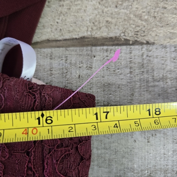 STAR BOX | Lace Up Formal Gown in Burgandy sz M - Picture 10 of 11
